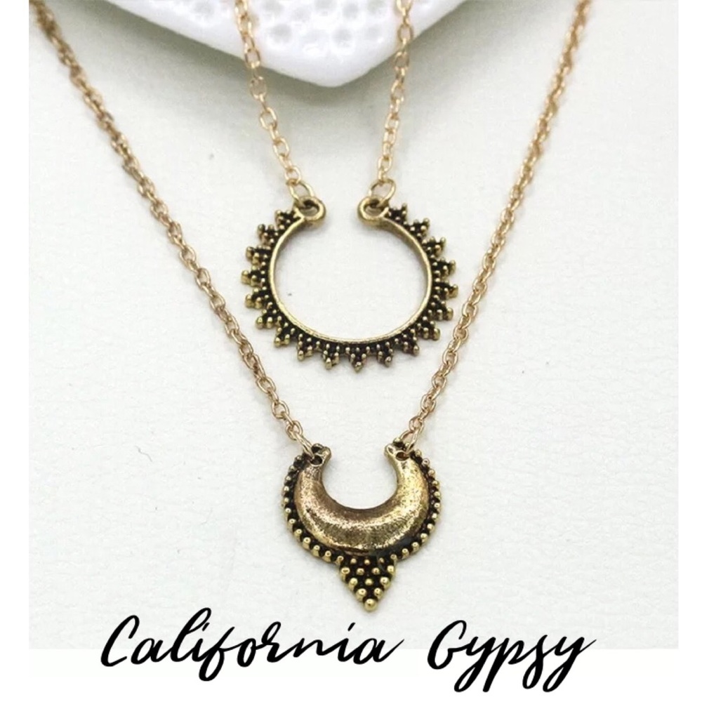 RESTOCKING🎉Antique gold double crescent necklace - Picture 2 of 5